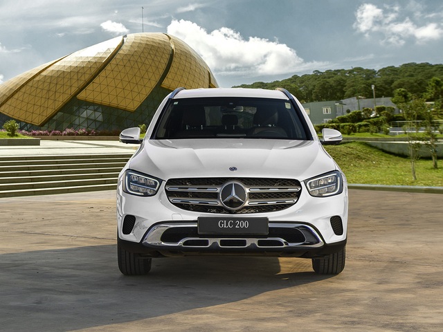 Đón Tết lần thứ 2 tại Việt Nam sau 20 năm, Bằng Kiều chơi lớn sắm Mercedes GLC gần 2 tỷ đồng du xuân - Ảnh 4.