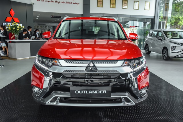 Đánh giá nhanh Mitsubishi Outlander: 15 điểm mới, giá gần như không đổi và cơ hội bám đuổi Honda CR-V, Mazda CX-5 - Ảnh 2.