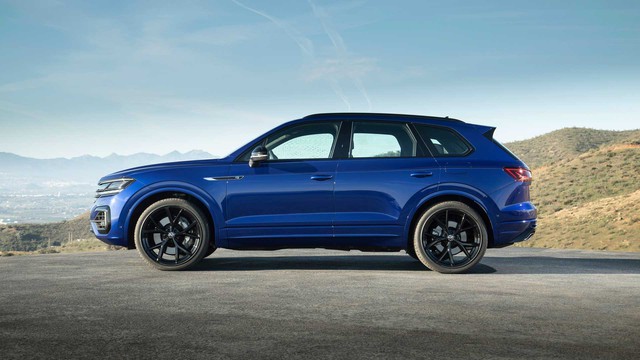 Ra mắt Volkswagen Touareg R - Bản hiệu suất cao của SUV 5 chỗ đang bán ở Việt Nam - Ảnh 3. Ra mắt Volkswagen Touareg R - Bản hiệu suất cao của SUV 5 chỗ đang bán ở Việt Nam - Ảnh 3.