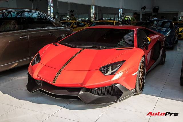 Đại gia Bạc Liêu tiếp tục lột xác Lamborghini Aventador độ phiên bản kỷ niệm 50 năm theo phong cách hãng thời trang đình đám - Ảnh 3.