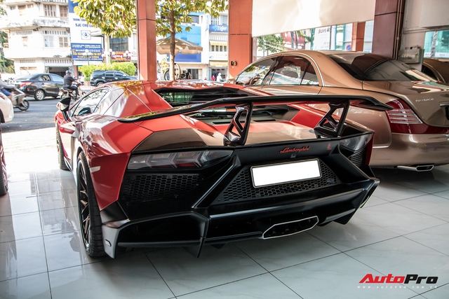 Thuc hu chuyen Lamborghini Aventador do ban 50 nam cua dai gia Bac Lieu ban lai cho showroom sieu xe lung danh Sai Gon