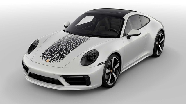 Đỉnh cao ‘móc túi’ người dùng: In vân tay lên nắp capo Porsche 911 mất gần 200 triệu đồng để khẳng định chủ quyền - Ảnh 2.
