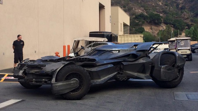 Không phải có tiền là có tất cả, siêu xe Batmobile triệu USD bị cảnh sát tịch thu vì lý do bất đắc dĩ