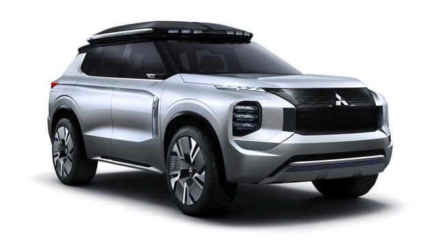 Toàn bộ thông tin hot về Mitsubishi Outlander đời mới trước ngày ra mắt: Chưa bao giờ đẹp, xịn như vậy