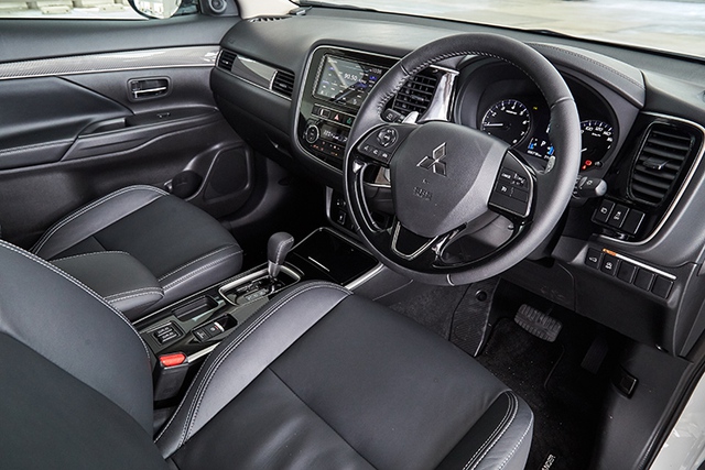 Lộ diện Mitsubishi Outlander 2020 tại Việt Nam: Nâng cấp để đe doạ Honda CR-V - Ảnh 9.