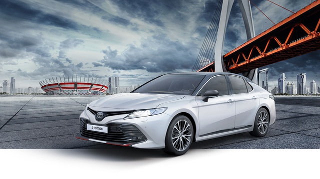 Ra mắt Toyota Camry S-Edition 2020 'liều lĩnh nhất lịch sử'