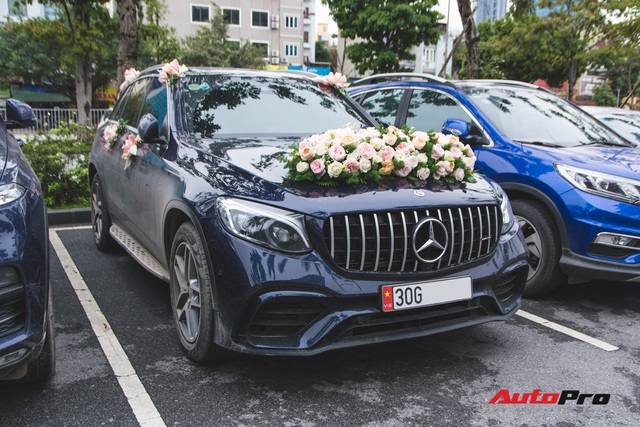Đám cưới Duy Mạnh - Quỳnh Anh: Gia đình bầu Hiển xuất hiện với xế tiền tỷ BMW M760Li và Porsche Panamera Turbo S Executive - Ảnh 7.