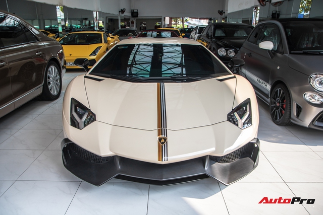 Đại gia Bạc Liêu tiếp tục lột xác Lamborghini Aventador độ phiên bản kỷ niệm 50 năm theo phong cách hãng thời trang đình đám - Ảnh 4.