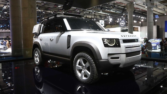Land Rover Defender sắp có phiên bản mini, giá rẻ cạnh tranh Mercedes GLA