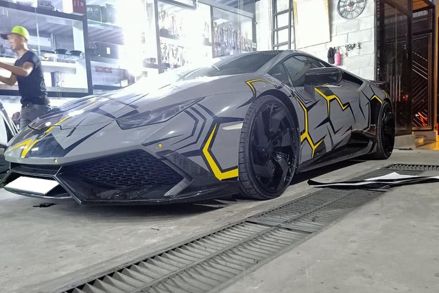 Chán màu xi-măng, Lamborghini Huracan độ Mansory lột xác với phong cách rạn nứt - Ảnh 7.
