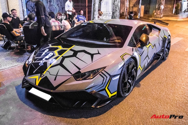 Can canh Lamborghini Huracan do Mansory lot xac voi phong cach ran nut tai Sai Gon