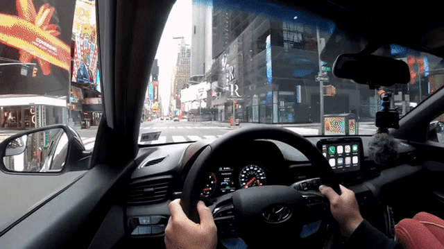 Đường phố New York vắng lặng 'như tờ' do dịch COVID-19