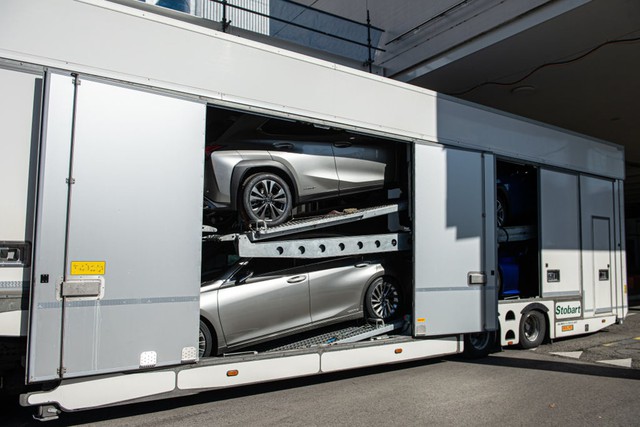 Khung cảnh tan hoang của Geneva Motor Show 2020: Tất cả đắp chiếu chờ tháo dỡ - Ảnh 9. Khung cảnh tan hoang của Geneva Motor Show 2020: Tất cả đắp chiếu chờ tháo dỡ - Ảnh 9.