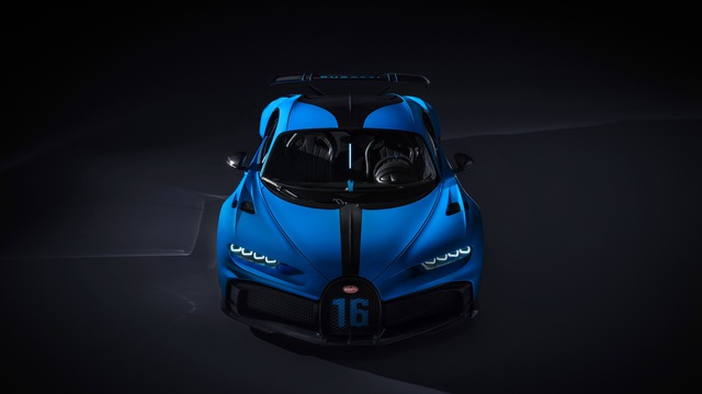 Soi siêu xe Bugatti Chiron Pur Sport giá gần 4 triệu USD qua ảnh, video mới ra lò