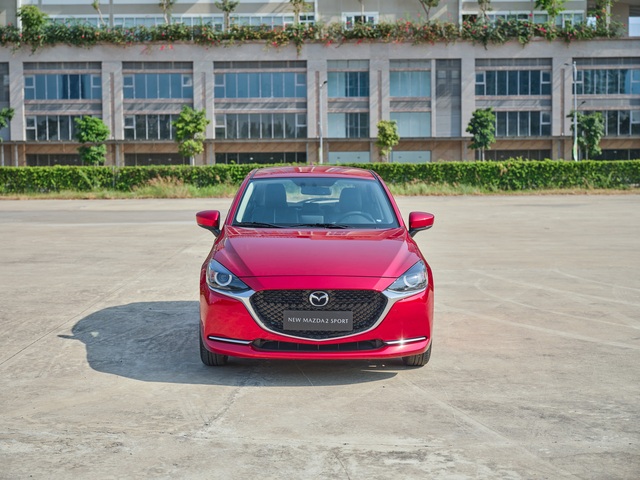 Mazda2 2020 chính thức ra mắt tại Việt Nam: Cạnh tranh Toyota Vios, nhưng công nghệ như CX-8 - Ảnh 1.