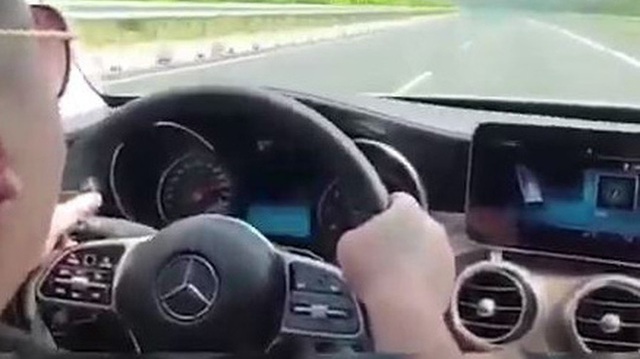 Người nhận lái Mercedes chạy 234km/h trên cao tốc gây bức xúc: Clip quay từ 2019, đăng lại cho 