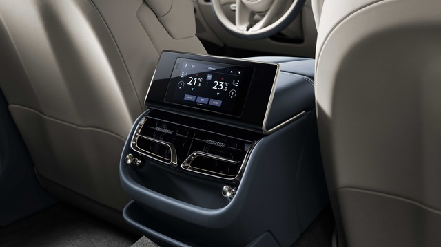 Chất như xe siêu sang Bentley: Tháo được màn hình điều khiển, cầm như iPhone