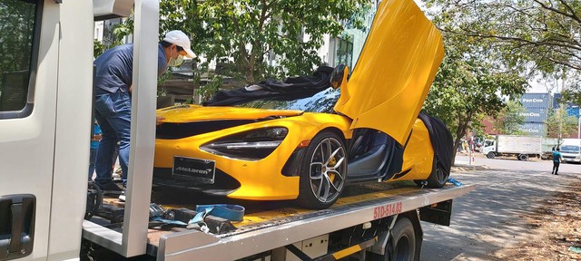 McLaren 720S Spider mau vang chinh thuc thong quan voi hang loat tuy chon dat tien