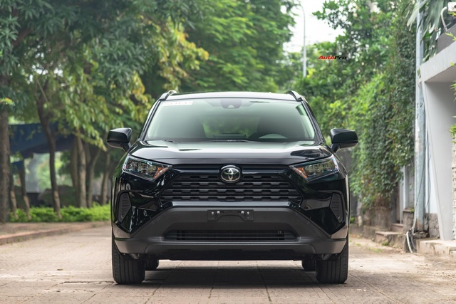 Đánh giá nhanh Toyota RAV4 2020 taxi vừa về Việt Nam: Đừng vội hạ thấp xe 2 tỷ rưỡi nhưng ghế nỉ chỉnh cơ - Ảnh 9. Đánh giá nhanh Toyota RAV4 2020 taxi vừa về Việt Nam: Đừng vội hạ thấp xe 2 tỷ rưỡi nhưng ghế nỉ chỉnh cơ - Ảnh 9.