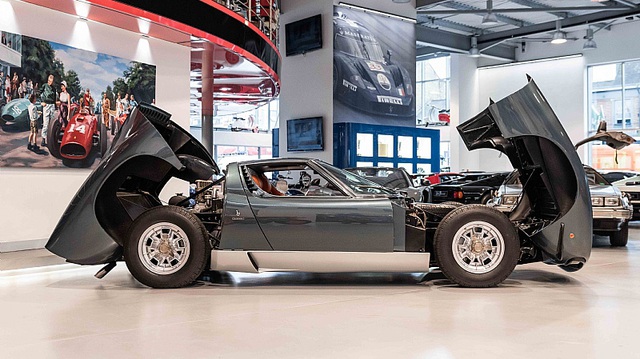 Bị Hoàng gia Ả-rập bỏ xó, Lamborghini Miura SV siêu độc tìm chủ mới với giá siêu đắt đỏ