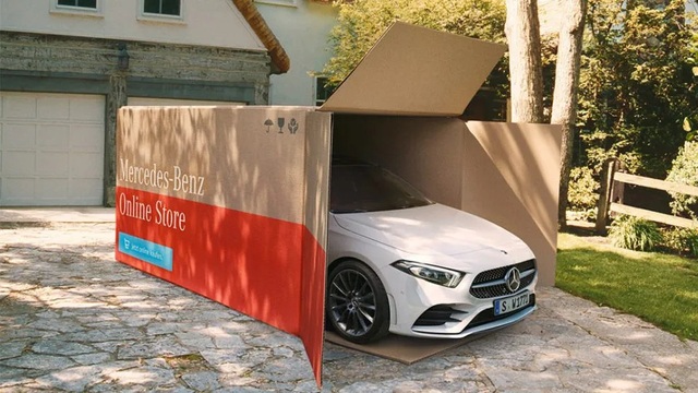 Mercedes-Benz miễn phí giao xe tận cửa, khách chỉ việc ngồi nhà cũng có xe đi