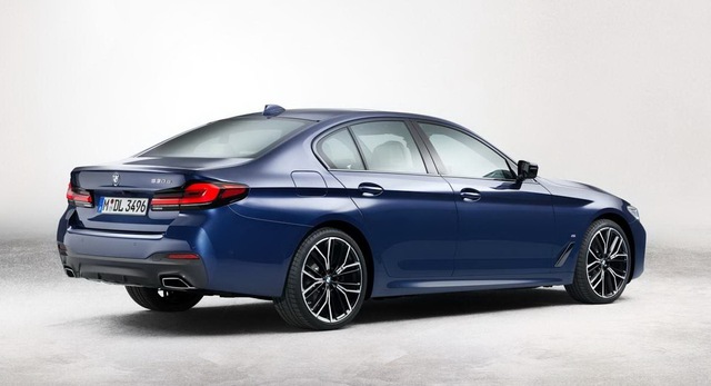 BMW 5-Series phiên bản mới chính thức nhá hàng, chạy đua với Mercedes-Benz E-Class - Ảnh 2.