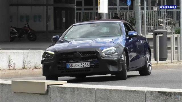 Mercedes-Benz E-Class mui trần lần đầu lộ diện trên đường phố
