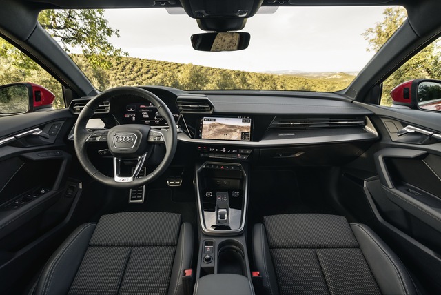 Audi A3 phiên bản trục cơ sở kéo dài cho khách VIP lộ diện - Ảnh 3.
