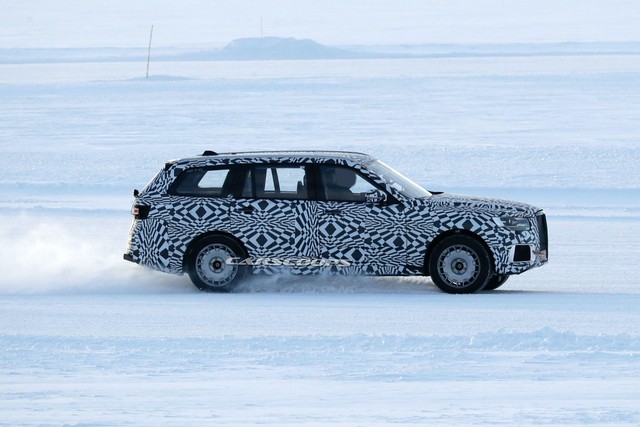 Lộ diện xe sang quốc dân nước Nga trông như Rolls-Royce Cullinan - Ảnh 2.