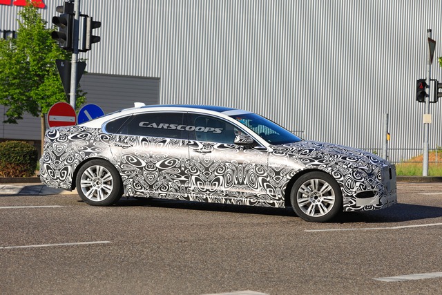Jaguar XF trở lại với phiên bản L, sẵn sàng đấu BMW 5-Series, Mercedes-Benz E-Class - Ảnh 3.