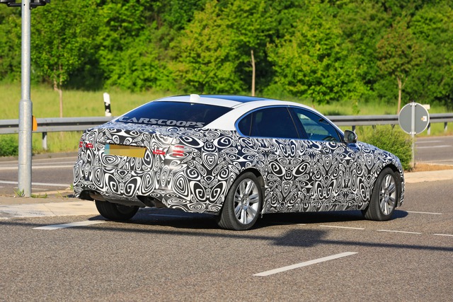 Jaguar XF trở lại với phiên bản L, sẵn sàng đấu BMW 5-Series, Mercedes-Benz E-Class - Ảnh 4.
