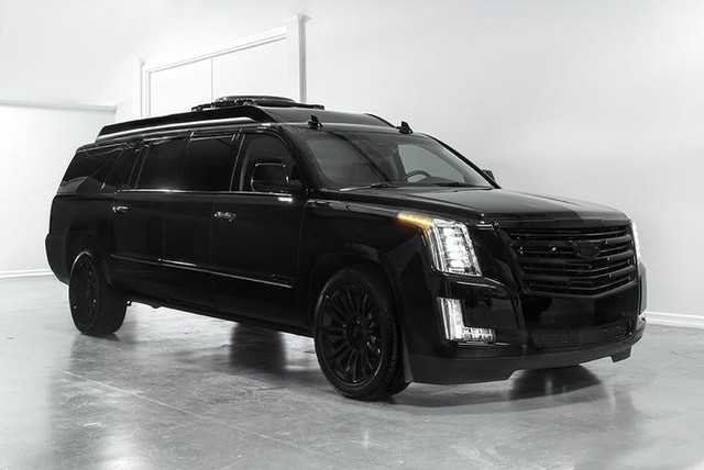 Cadillac Escalade ngoài bọc thép, trong dát vàng giá 500.000 USD cùng 5 bản độ chất ngất khác làm siêu lòng giới siêu giàu  - Ảnh 13.