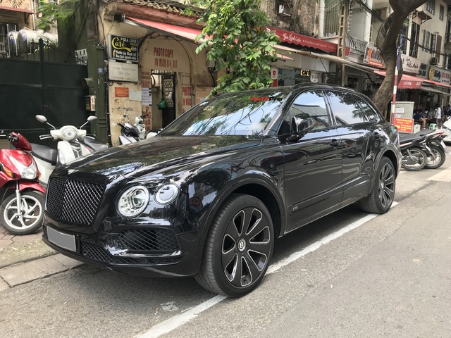 Bắt gặp Bentley Bentayga Design Series độc nhất Việt Nam, sở hữu nhiều chi tiết khác biệt - Ảnh 1.