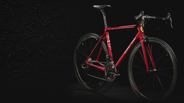 Siêu xe đạp Ferrari SF01: Nhẹ hơn cả túi xách, trang bị toàn hàng hiệu, giá trên 300 triệu đồng - Ảnh 3.