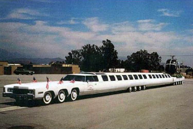 Limousine độc nhất vô nhị sắp được phục chế: Dài hơn 30 mét, có tới 26 bánh xe - Ảnh 1.