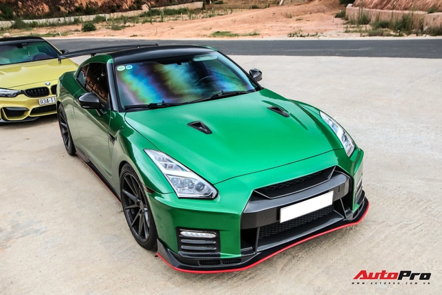 Hau nang cap bodykit hang hieu dai gia Binh Phuoc lot xac Nissan GT-R R35 voi ngoai that xanh la