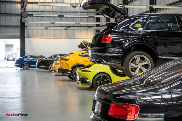 Đột nhập showroom siêu xe, siêu sang lớn nhất Việt Nam sắp khai trương: Ngoài Lamborghini, Bentley, Aston Martin còn 2 thương hiệu bí ẩn khác - Ảnh 16. Đột nhập showroom siêu xe, siêu sang lớn nhất Việt Nam sắp khai trương: Ngoài Lamborghini, Bentley, Aston Martin còn 2 thương hiệu bí ẩn khác - Ảnh 16.