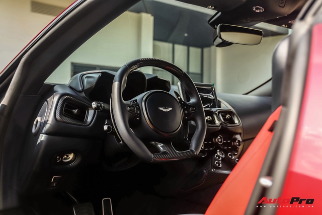 Chiêm ngưỡng Aston Martin V8 Vantage chính hãng với bộ bodykit tương tự xe đại gia Hoàng Kim Khánh - Ảnh 6.