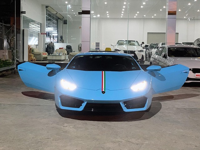 Hàng hiếm Lamborghini Huracan LP580-2 từng được rao bán giá 13,6 tỷ đồng tiếp tục về tay đại gia Sài Gòn - Ảnh 1.