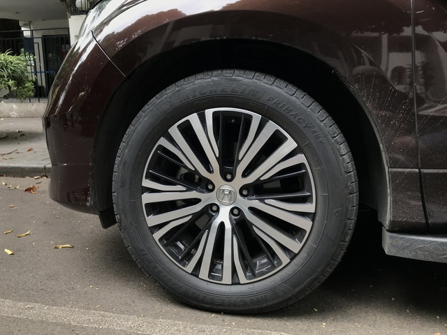 Xế lạ của Honda bất ngờ xuất hiện trên đường phố Hà Nội: 5 chỗ ngồi, đàn anh của CR-V - Ảnh 4. Xế lạ của Honda bất ngờ xuất hiện trên đường phố Hà Nội: 5 chỗ ngồi, đàn anh của CR-V - Ảnh 4.