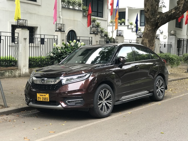 Xế lạ của Honda bất ngờ xuất hiện trên đường phố Hà Nội: 5 chỗ ngồi, đàn anh của CR-V - Ảnh 1. Xế lạ của Honda bất ngờ xuất hiện trên đường phố Hà Nội: 5 chỗ ngồi, đàn anh của CR-V - Ảnh 1.