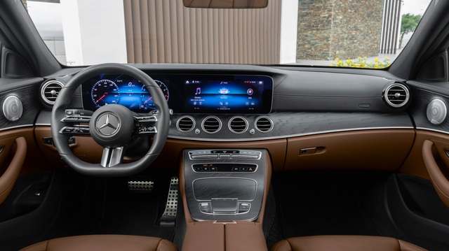 Mercedes-Benz E-Class thế hệ mới lộ vô-lăng cảm ứng siêu nhạy, có tính năng vuốt như iPhone