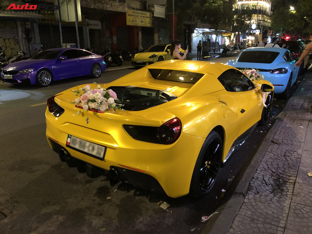 Siêu xe Ferrari 488 mui trần tiền tỷ làm xe hoa tại Sài Gòn - Ảnh 5.