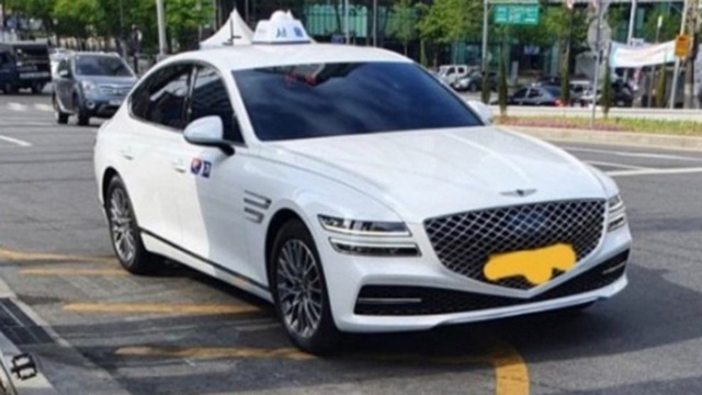 Mới ra mắt không lâu, Genesis G80 2020 đã bị lấy làm taxi tại Hàn Quốc