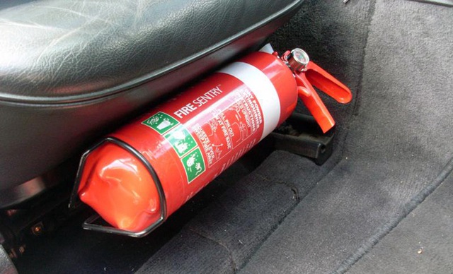  Không tốn mấy tiền nhưng đây là những thứ nên mua để bảo vệ xe ô tô của bạn trong những ngày nắng nóng - Ảnh 10.