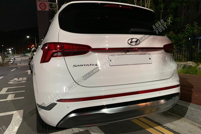 Hyundai Santa Fe 2021 lộ diện ngoài đời thực: Thiết kế mới đẹp xuất sắc, chỉ chờ ngày về Việt Nam - Ảnh 2.