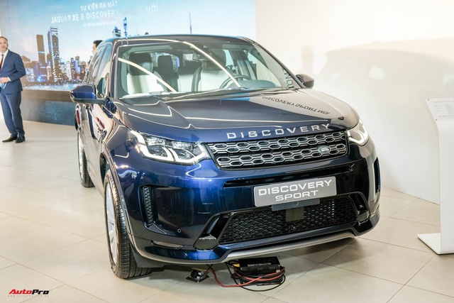 Land Rover Discovery Sport 2020 ra mắt khách Việt: 5 phiên bản, giá cao nhất hơn 3,8 tỷ đồng, nhiều tùy chọn cơ bản nhưng phải trả thêm tiền - Ảnh 2. Land Rover Discovery Sport 2020 ra mắt khách Việt: 5 phiên bản, giá cao nhất hơn 3,8 tỷ đồng, nhiều tùy chọn cơ bản nhưng phải trả thêm tiền - Ảnh 2.