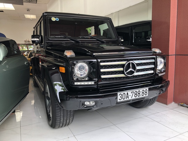 Hàng hiếm Mercedes-Benz G55 AMG biển số tứ quý 8 của Hà Nội nằm trong showroom xe sang có tiếng tại Sài Gòn - Ảnh 2. Hàng hiếm Mercedes-Benz G55 AMG biển số tứ quý 8 của Hà Nội nằm trong showroom xe sang có tiếng tại Sài Gòn - Ảnh 2.