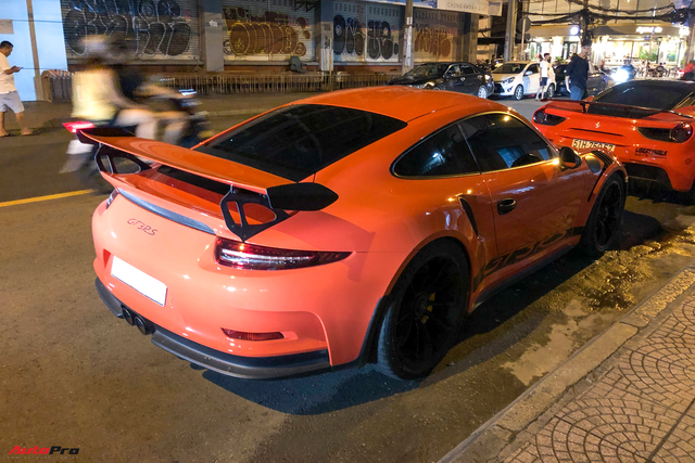 Cận cảnh Porsche 911 GT3 RS từng của ông Đặng Lê Nguyên Vũ: Ngoại thất dễ lầm tưởng với xe cũ của Cường Đô-la - Ảnh 3.