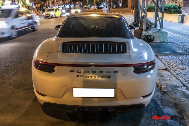 Porsche 911 Targa 4 GTS doc nhat Viet Nam cua dai gia Da Lat tai xuat tren duong pho Sai Gon sau nua nam vang bong